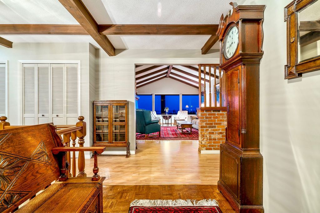 listing image 1109799206511250900