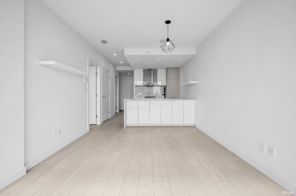 listing image 1100959300947865423