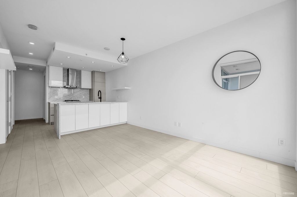 listing image 1106191139862181730