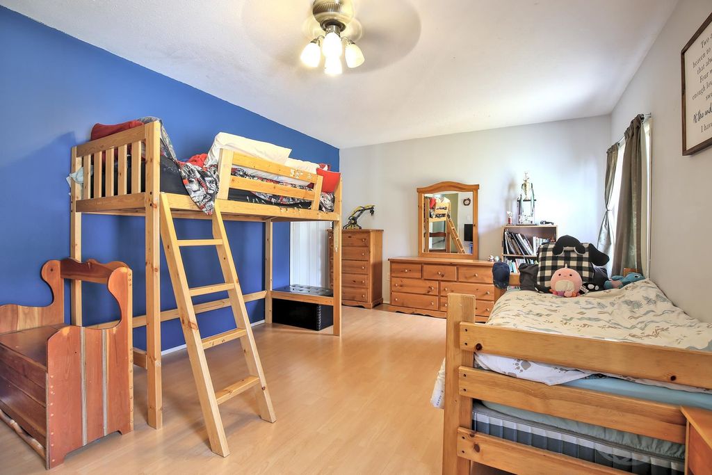 listing image 1102126961880574560