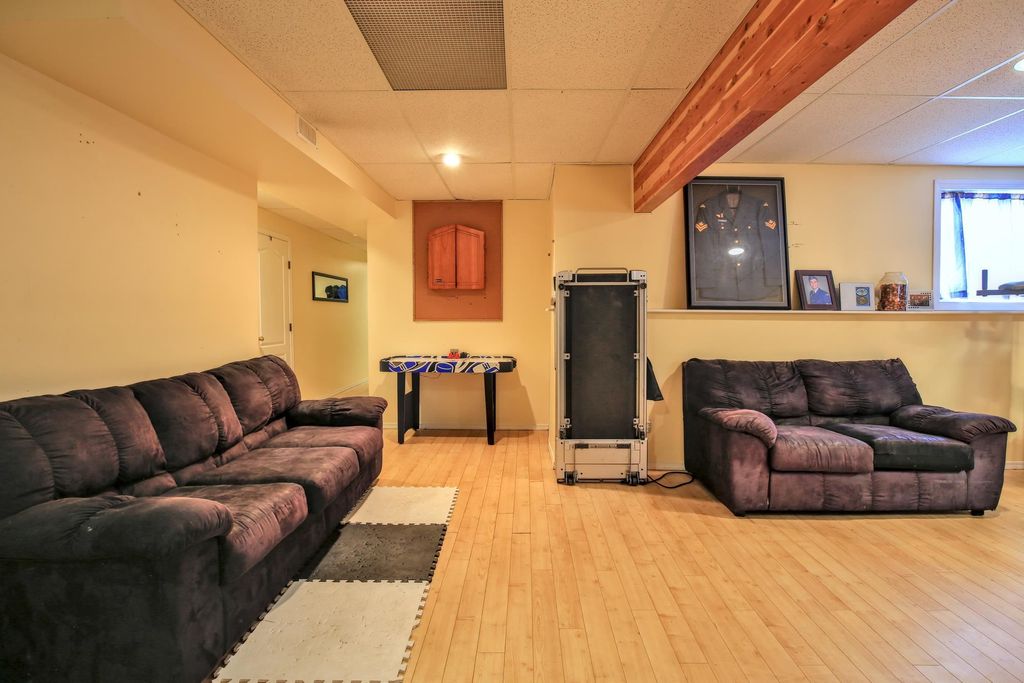 listing image 1101374732127426554