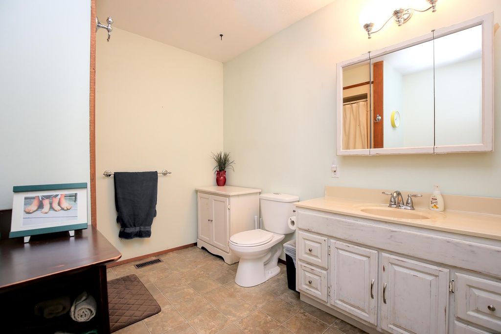 listing image 1100199979997171437