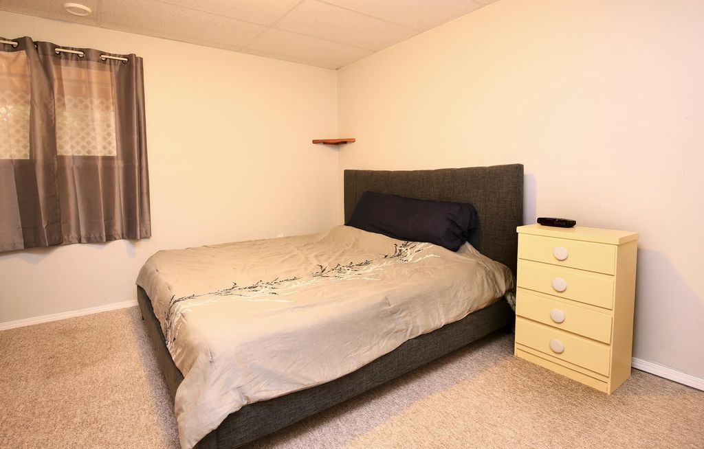 listing image 1104973139370955729