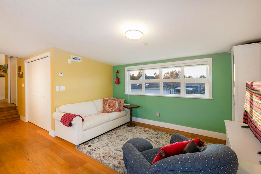 listing image 1104436303032809506