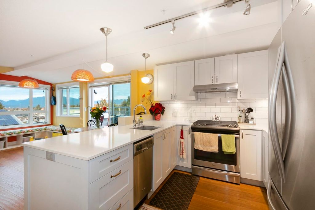 listing image 1104565392808014597