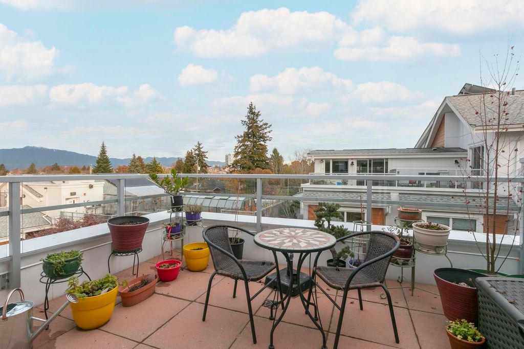 listing image 1109596212641749513