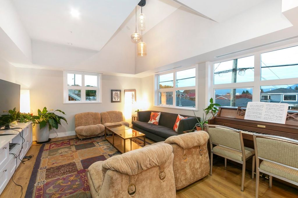 listing image 1107792301730108356