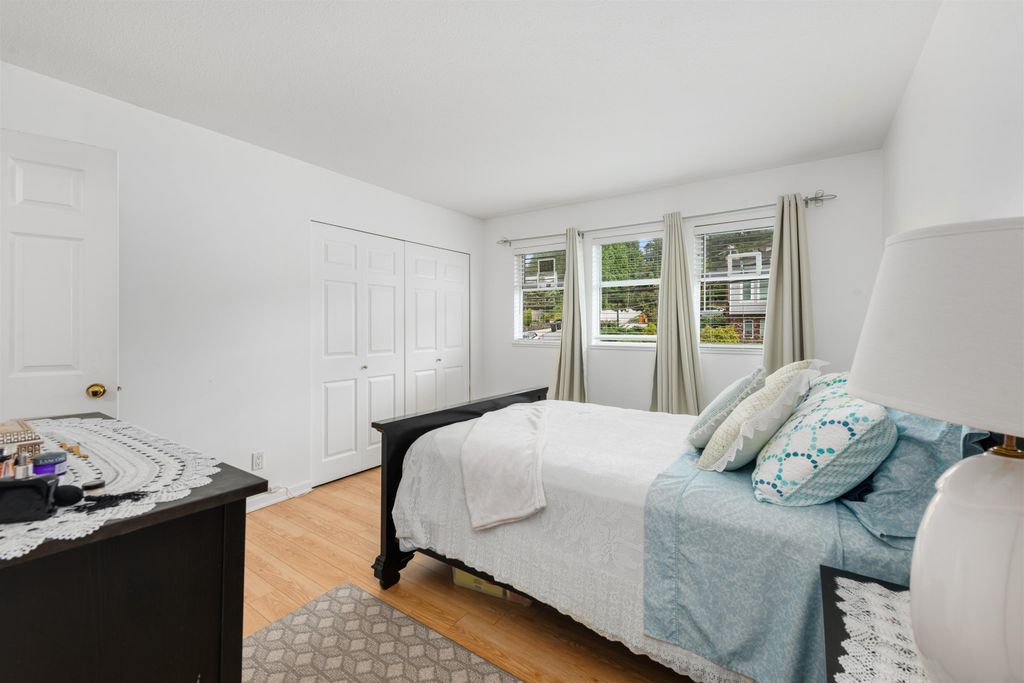 listing image 1103232227936672559
