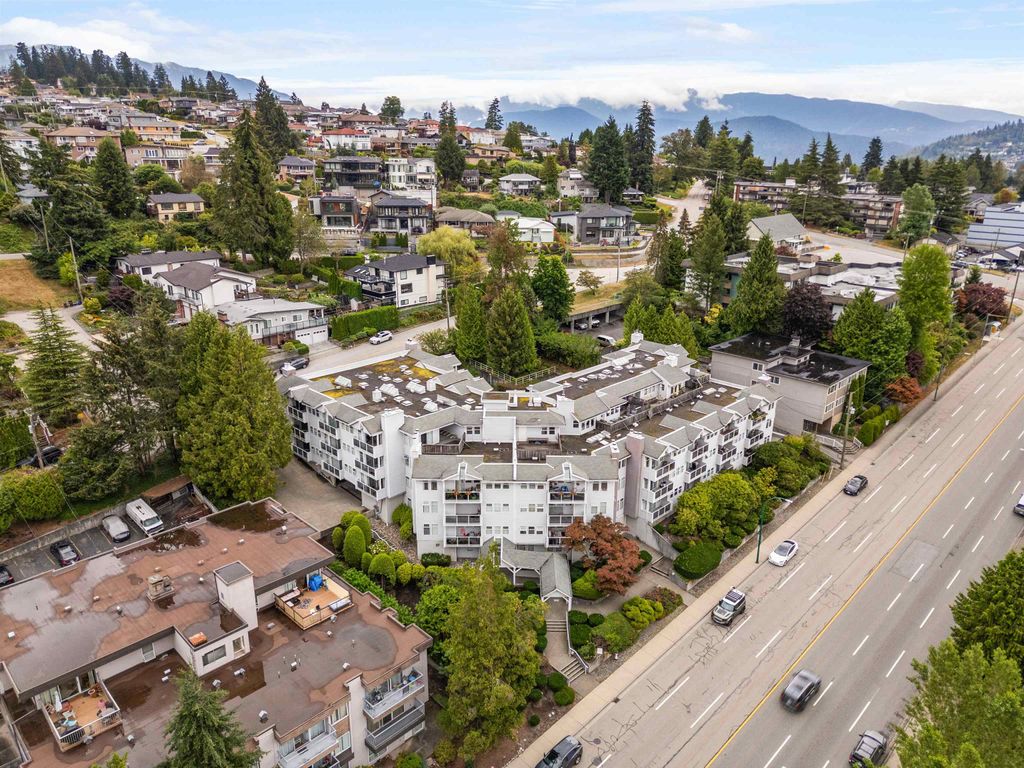 listing image 1105988042747693692