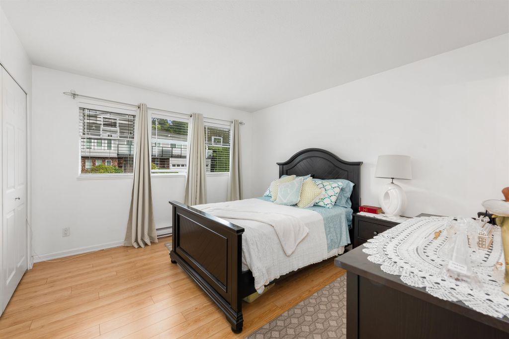 listing image 1102698337781173266