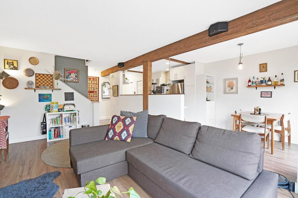 listing image 1103854011698790140