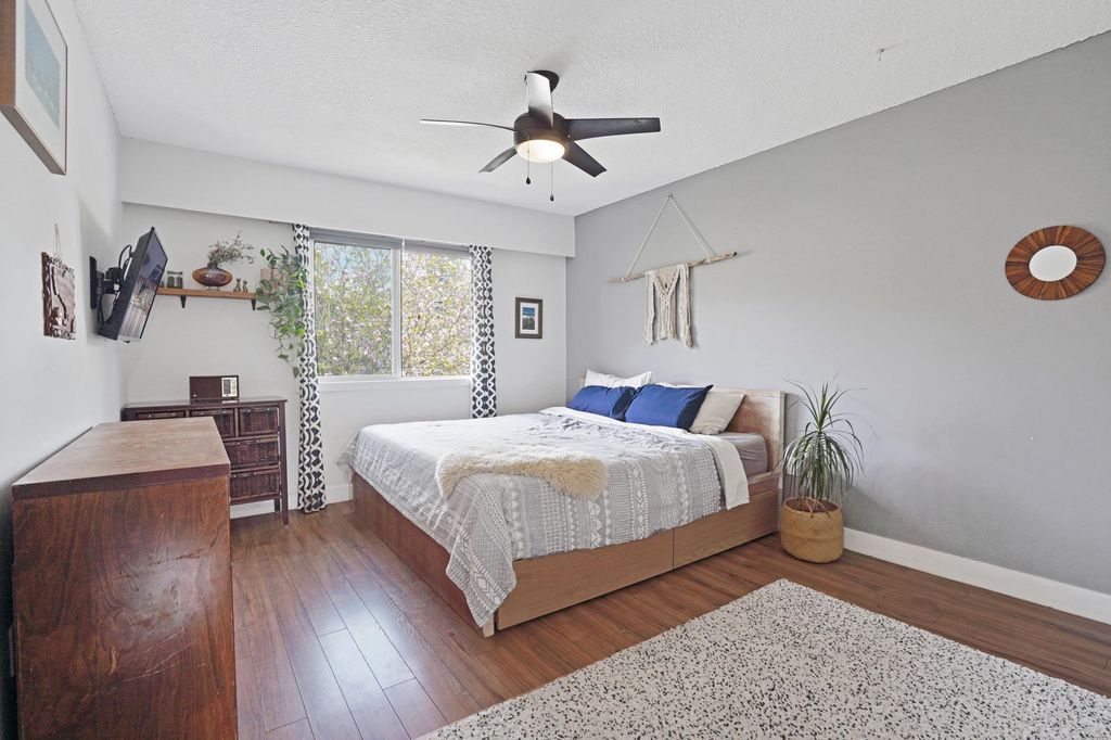 listing image 1101227929001413221