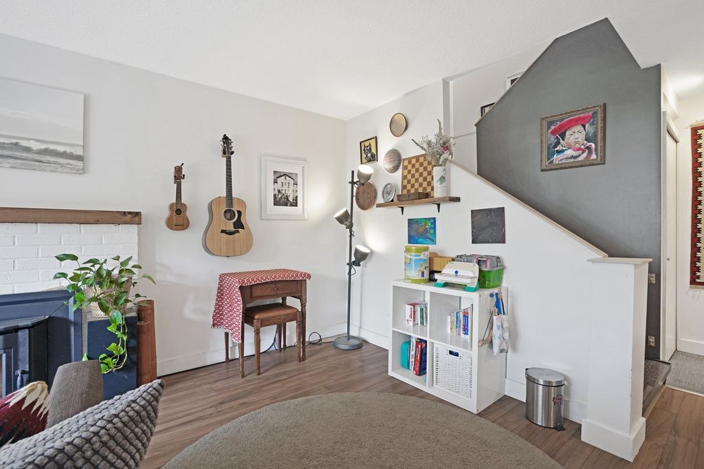 listing image 1100744023012093495