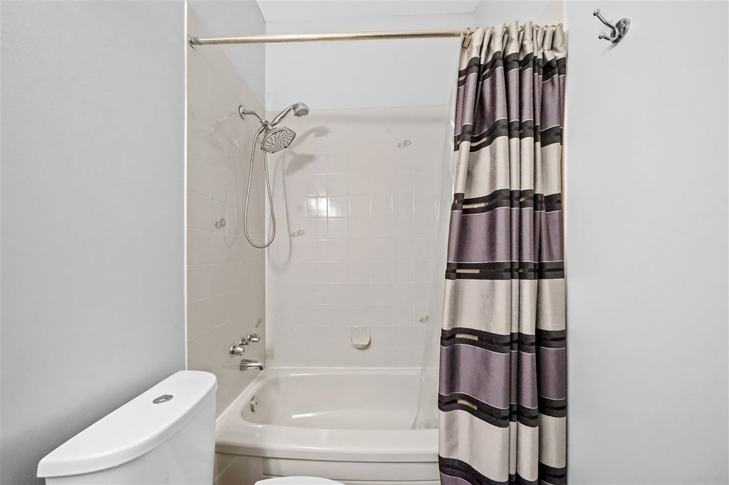 listing image 1106371017903387477