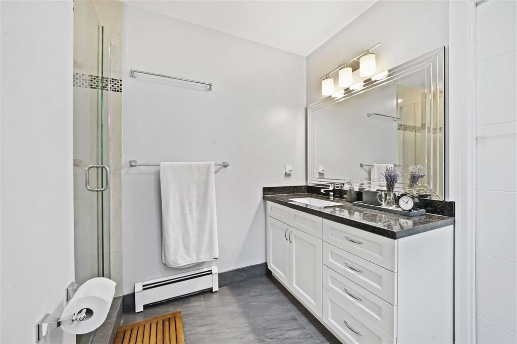 listing image 1109207357749815861