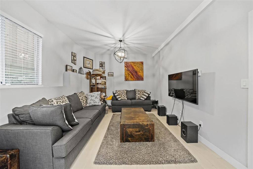 listing image 1107021242389552145