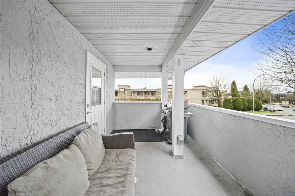 listing image 1102342083396274498
