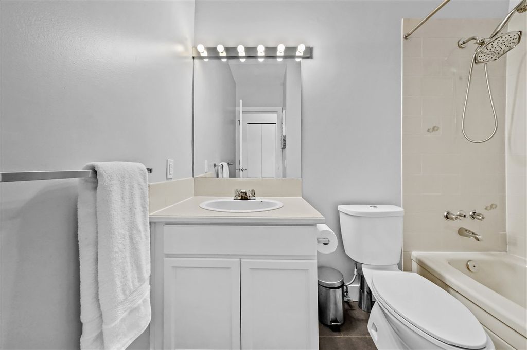 listing image 1103560523540081514