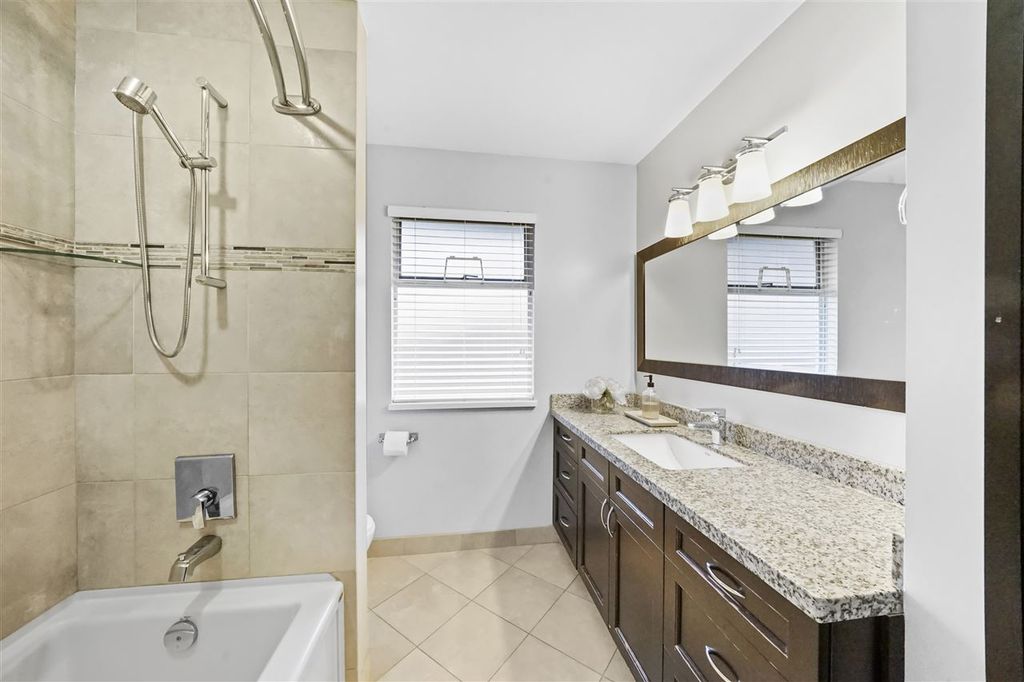 listing image 1101999347856837383