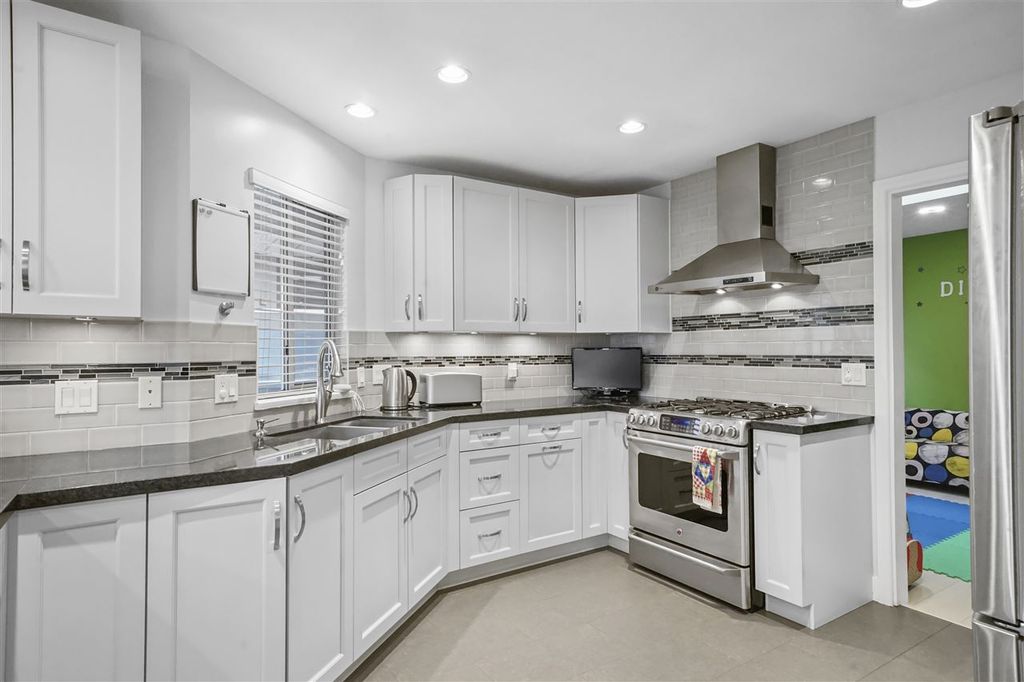 listing image 1103816806609023544