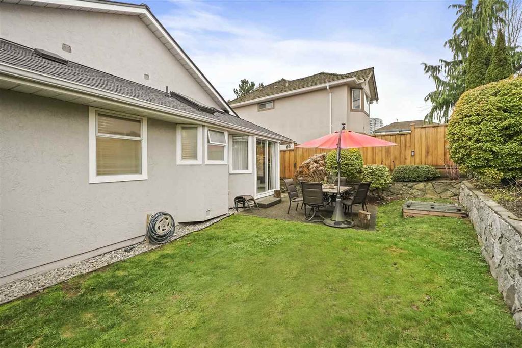 listing image 1106182484715418633