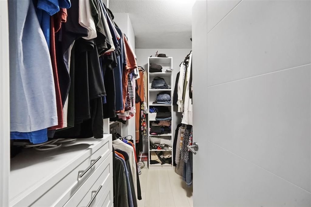 listing image 1106442654617931087