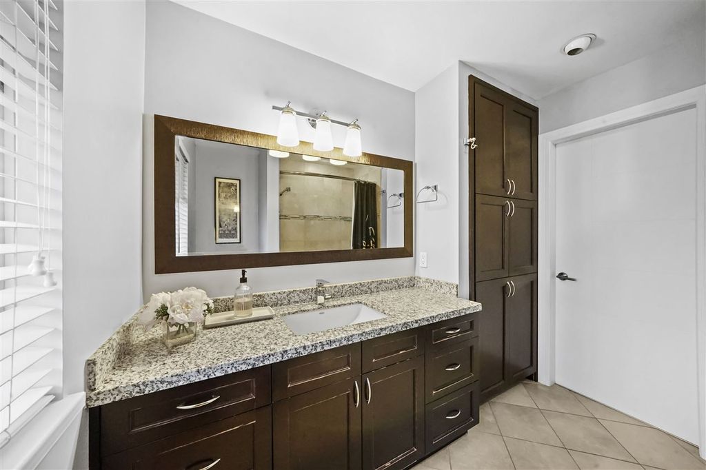 listing image 1105214785802136299