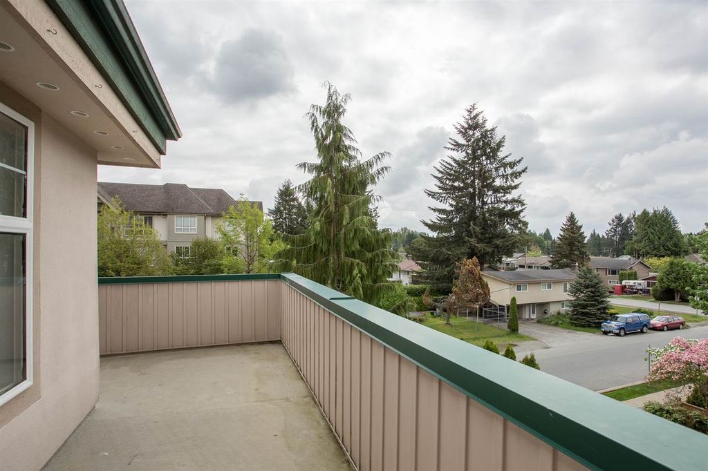 listing image 1101740735075528962