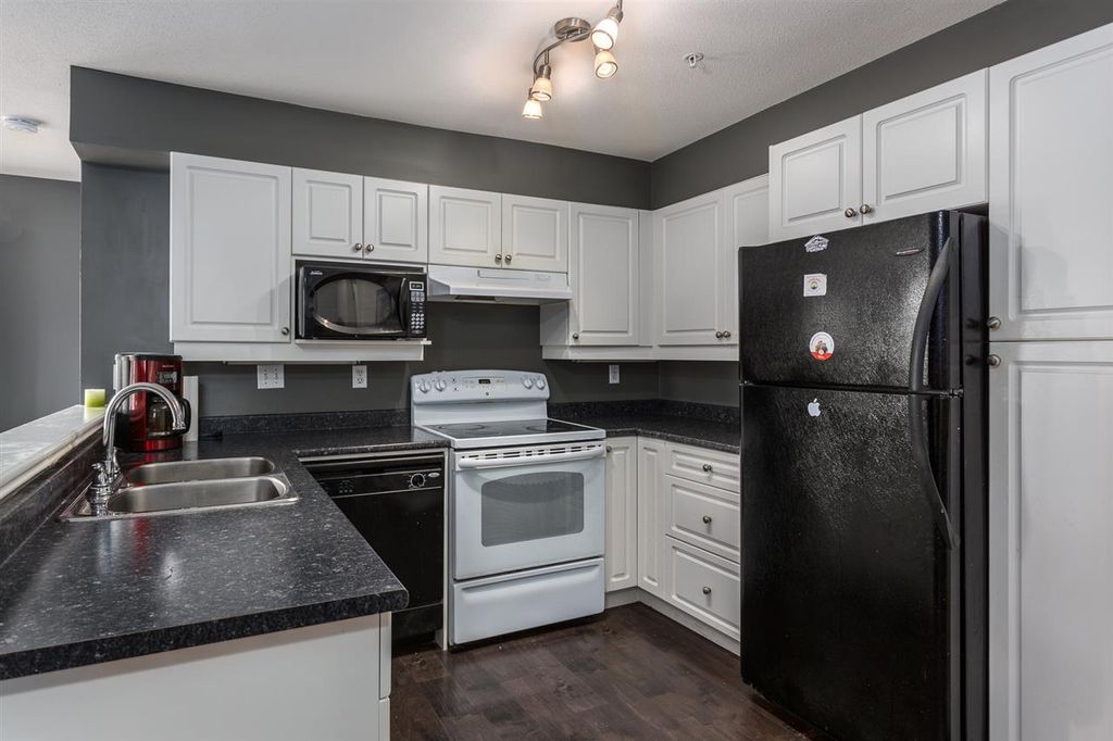 listing image 1109643440162762215