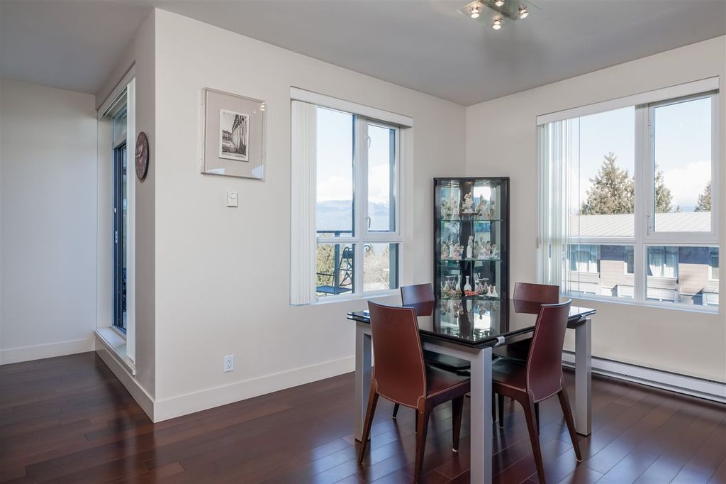 listing image 1102352217204197361