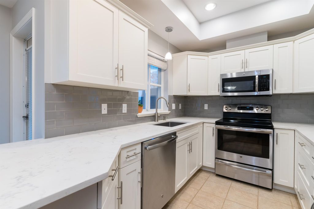 listing image 1104733549428147651
