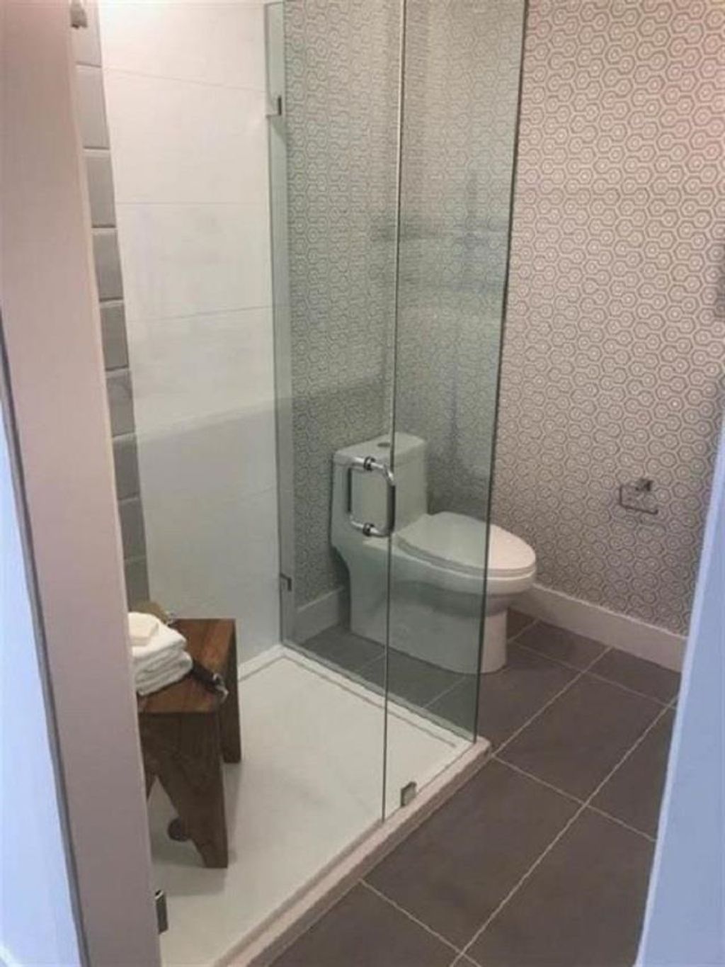 listing image 1106953996346994061