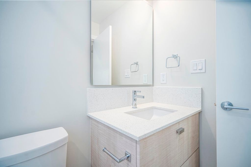 listing image 1104289247886753892