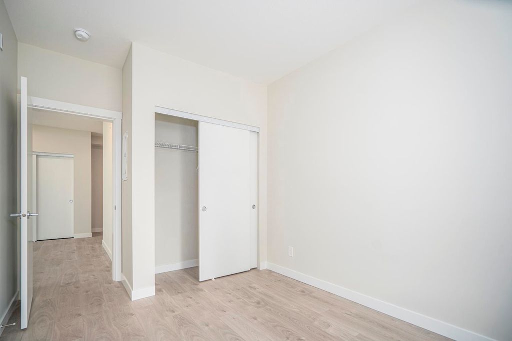 listing image 1102541965942149410