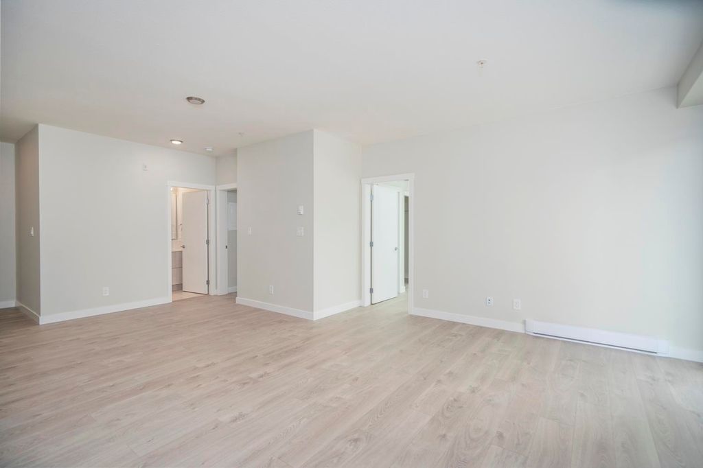 listing image 1106970110097200180