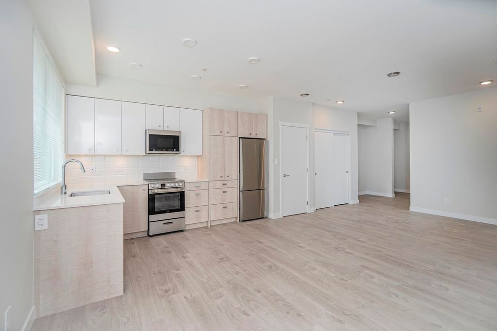 listing image 1106424780397028735