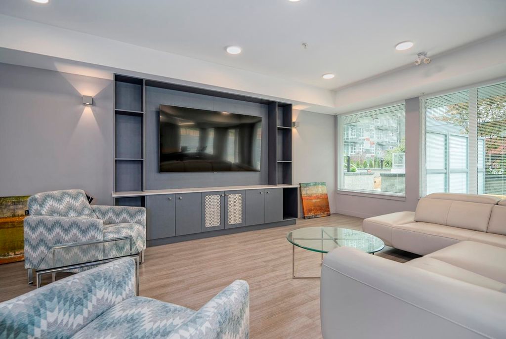 listing image 1101099476837953977