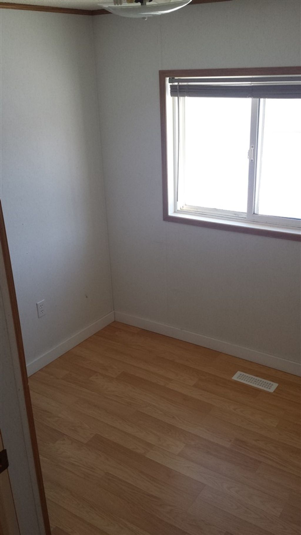 listing image 1102984030213520123
