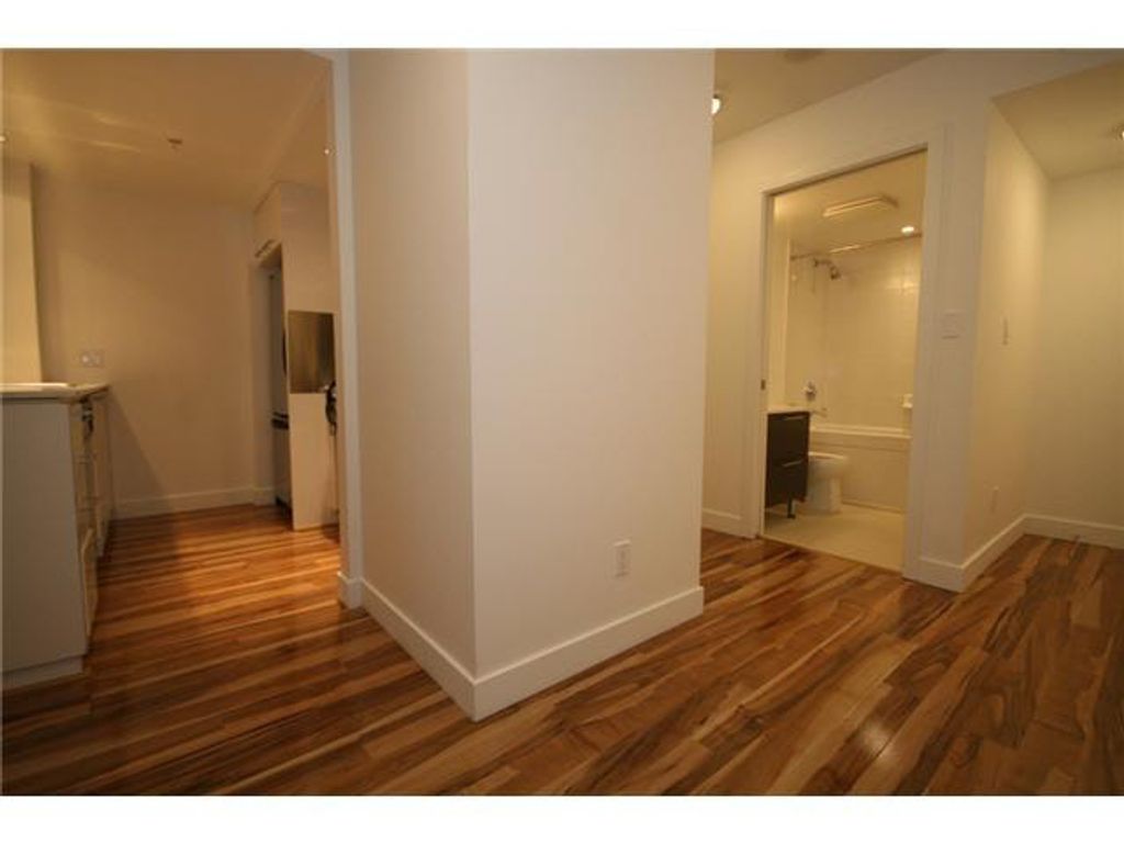listing image 1100145410156099682