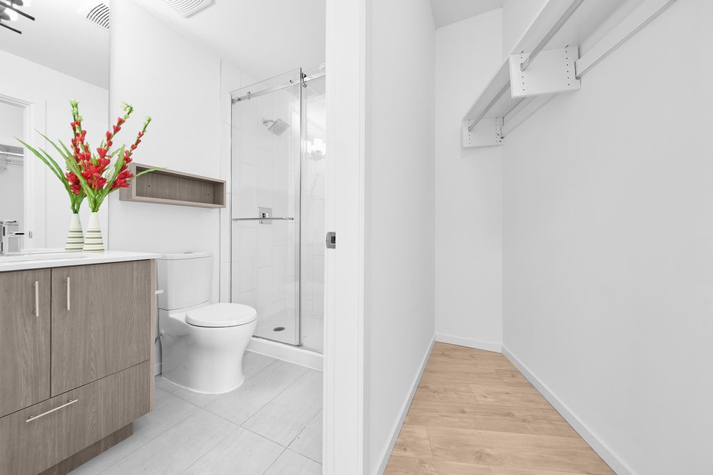 listing image 1103640417107602357
