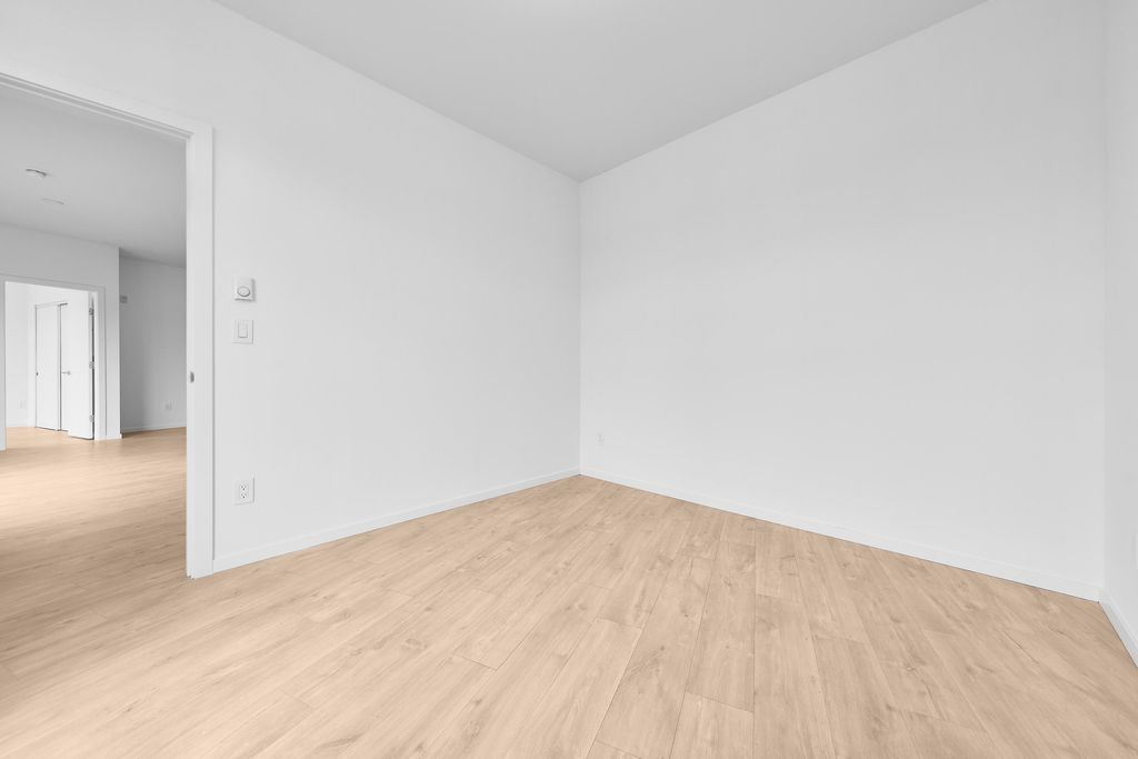 listing image 1109672132887983779