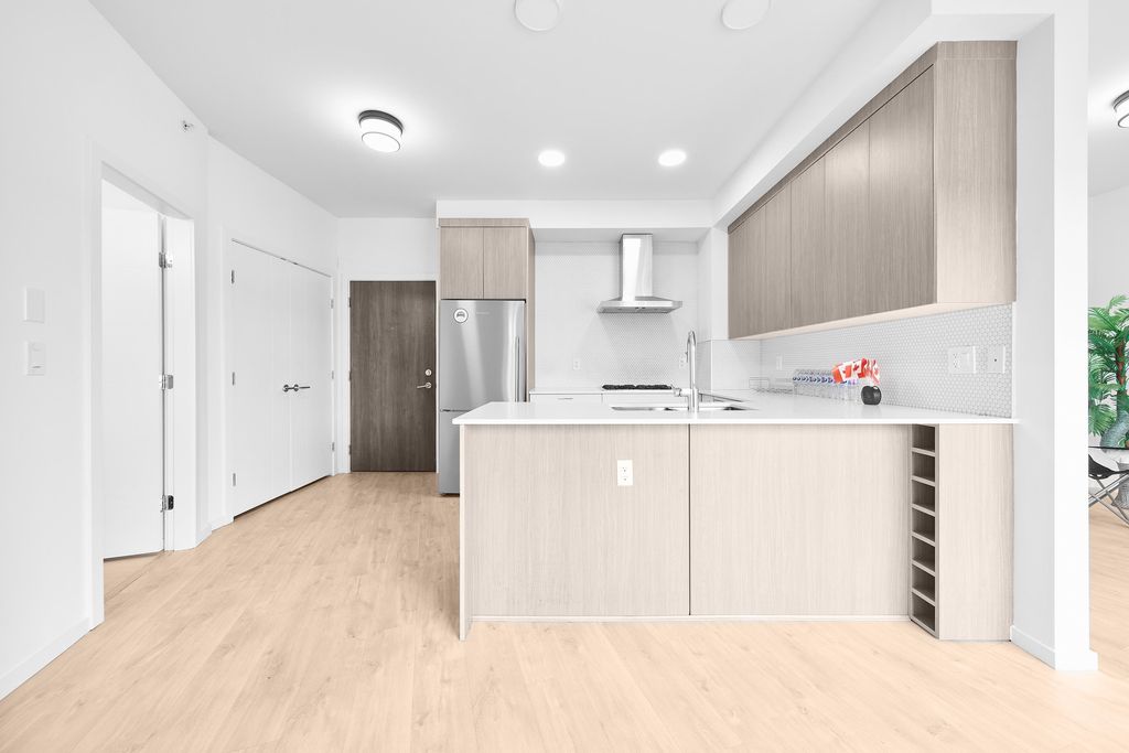 listing image 1104218051128614842