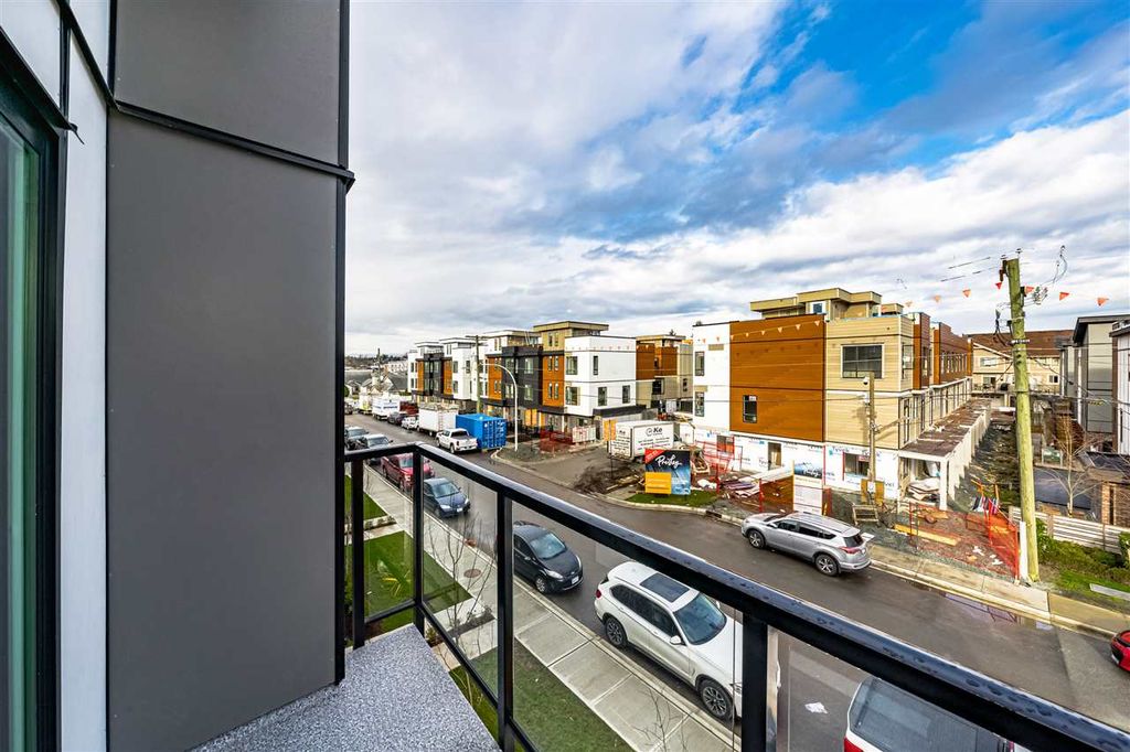 listing image 1103611014493169759