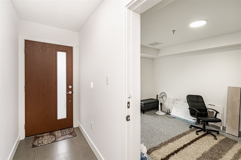 listing image 1109729200645853702