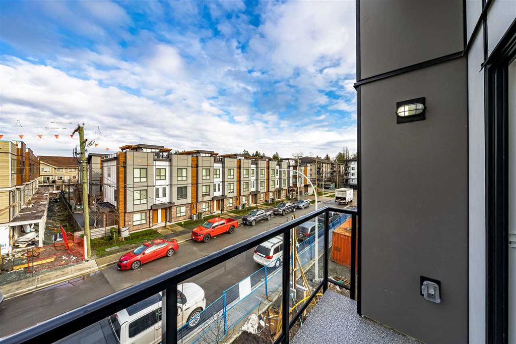 listing image 1102219677836216291