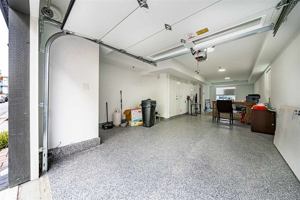 listing image 1102451730293841954