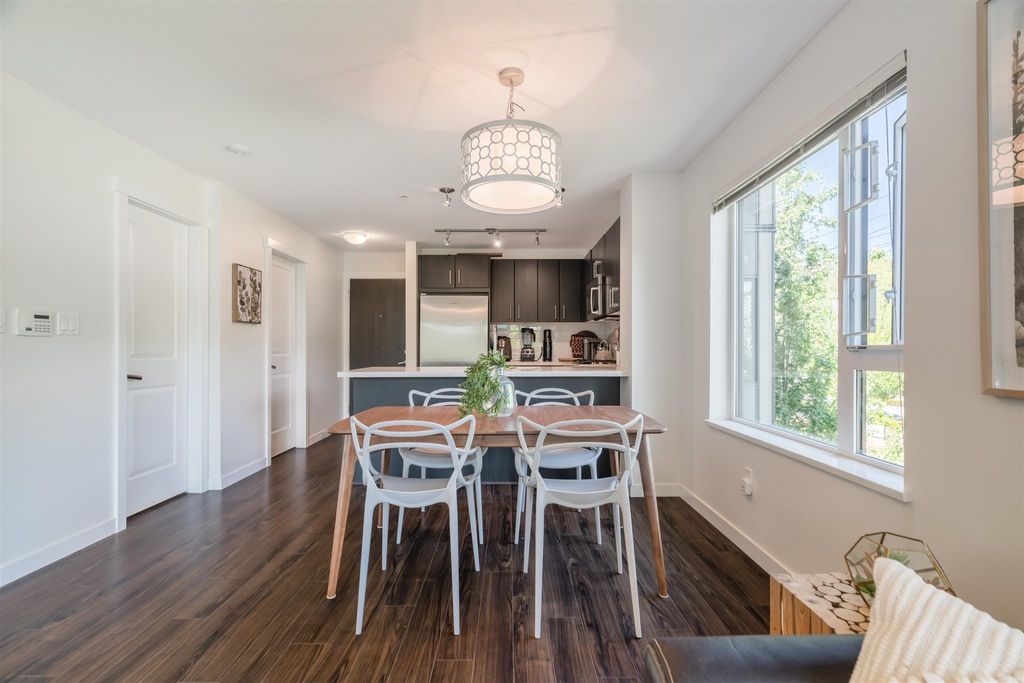 listing image 1108939396243096255