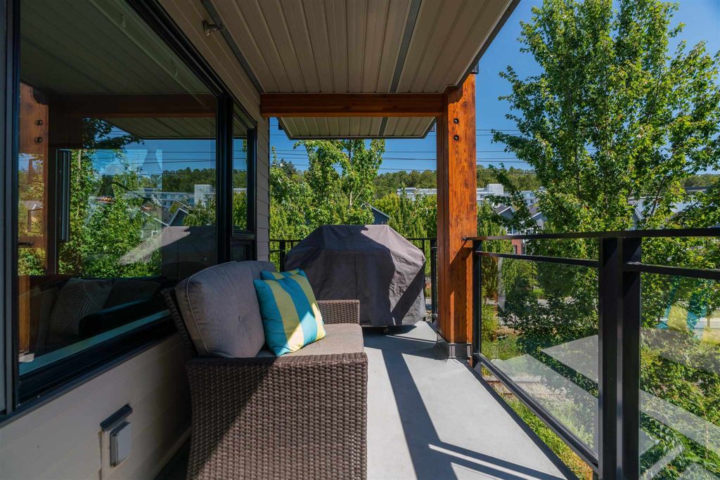 listing image 1102635573982411979