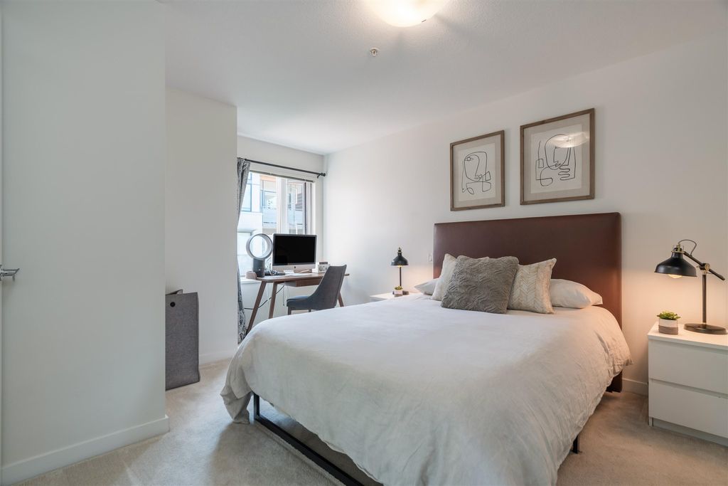 listing image 1104061389047708740