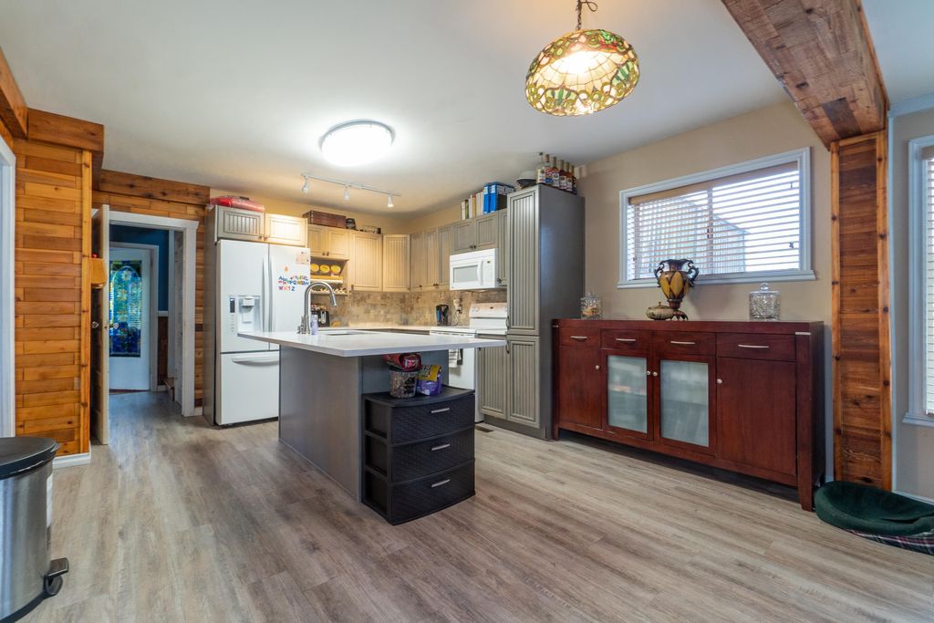 listing image 1101656650779122689